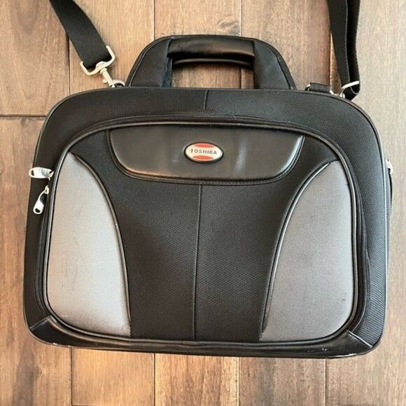 Toshiba Black & Gray Laptop Computer Bag - Picture 2 of 6